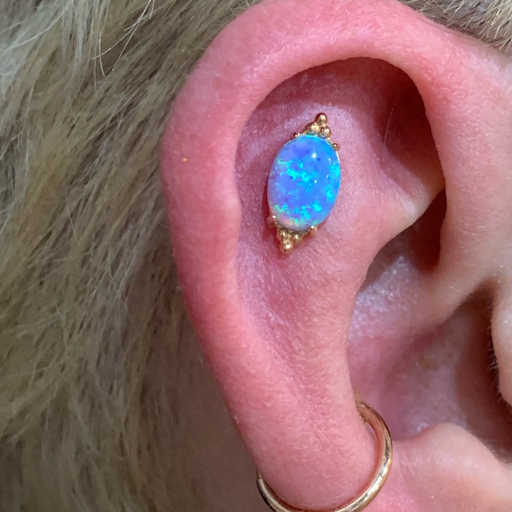 Anatometal 18k rose gold blue opal threaded end